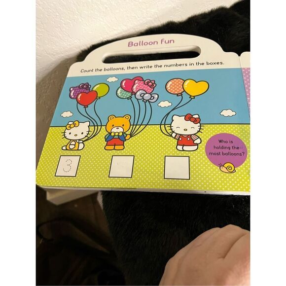 Hello Kitty: Wipe Clean Activity Fun - Picture 5 of 5